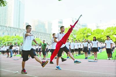 全市中小学推广升旗大声唱国歌 教育部门倡导网友点赞_武汉_新闻中心_长江网_cjn.cn