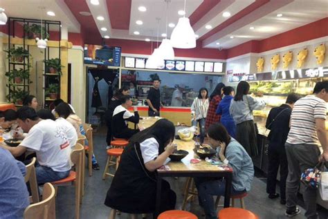 做快餐的你也要异于他人——快餐店设计_上海赫筑餐饮空间设公司