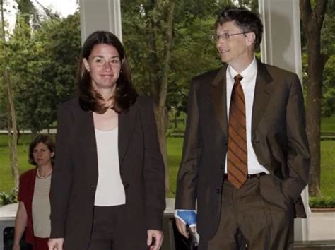 27年婚姻结束！比尔·盖茨与妻子梅琳达正式离婚_凤凰网视频_凤凰网