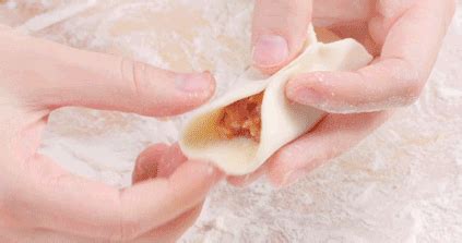 怎么快速包饺子 十种家常饺子包法的做法步骤_360新知