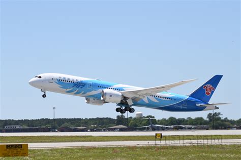 即将交付的南方航空第一架波音787已完整涂装 - 民用航空网
