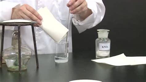 氯化钠和硝酸钠分别与硝酸银反应