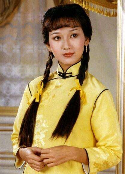 这个黄衣裳的冯程程，在八十年代女孩中引发了“程程辫”流行风潮_上海滩