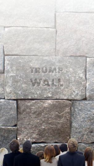 “特朗普总统边境墙”部分完工，新造型被美国网民玩坏了……