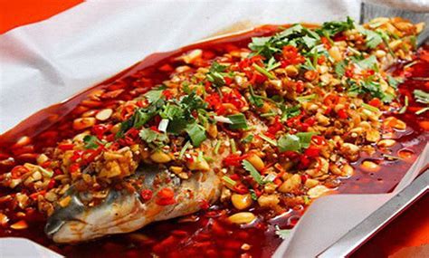 安徽淮北“无刺纸包鱼”火锅，来自大洋深处的鱼，味美鲜嫩爽口