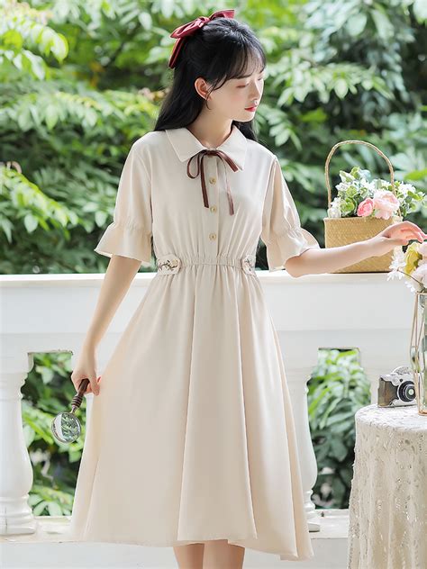 长裙子温柔女生头像
