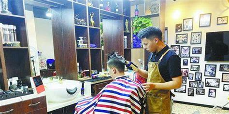理发店的男士发型高清图片下载-正版图片503045321-摄图网