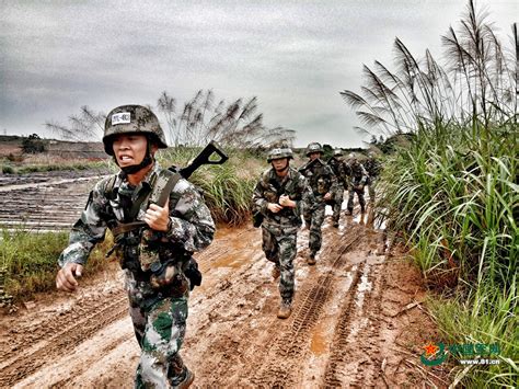 一名军校毕业生的百公里拉练 - 中国军网