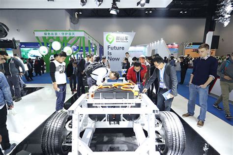 从进博会汽车展区展望上海车展未来驱动力 - 第十九届上海国际汽车工业展览会 上海车展