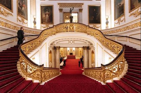 世界五大宫殿之英国伦敦白金汉宫 带你一探它的奢华内部_凤凰网视频_凤凰网