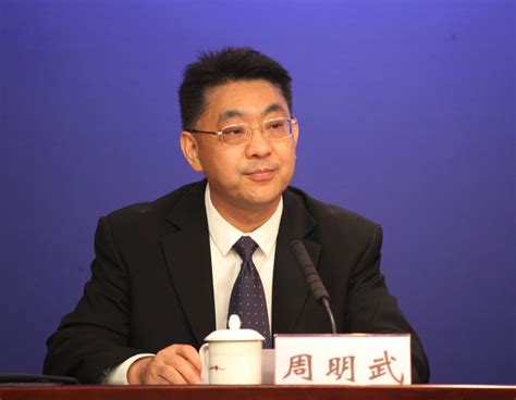 主持人：深圳市商务局副局长 周明武--图片资料