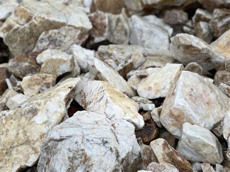 石英脉型矿石_Quartz-Vein Type Ore_国家岩矿化石标本资源共享平台