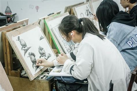 画室环境-【新画艺术】宁波美术培训|美术学校|美术班|宁波画室|素描|色彩|速写|艺考|美术统考|美术校考