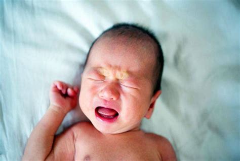 哈尔滨第四医院女卫生间，传来婴儿啼哭声！竟然在纸篓里_其它_长沙社区通