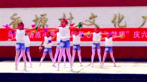 弹跳步子舞《踏浪》32步DJ广场舞，糖豆名师团教你跳|踏浪|广场舞_新浪新闻