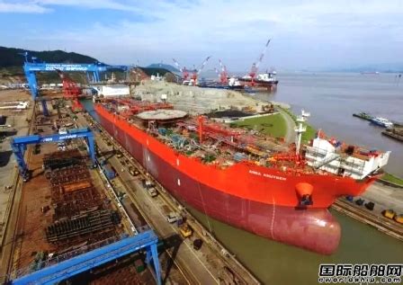 舟山中远船务第二艘15.2万吨穿梭油轮下水 - 在建新船 - 国际船舶网