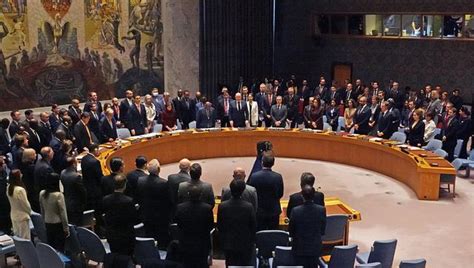 联合国为乌克兰受害者默哀，俄方代表的举动让西方代表尬住了|乌克兰|战争|俄罗斯_新浪新闻