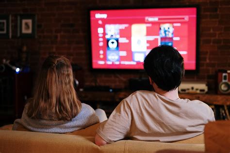 2022年哪个软件可以看电视直播？还在用电视家和CCTV你就亏大了 - 知乎