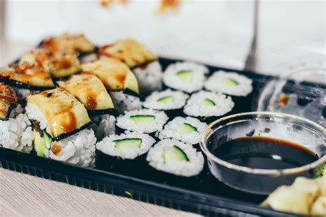 日本厨师常驻的人气寿司店 - into