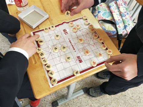 学校第五届校园五子棋、象棋比赛在教职工食堂成功举行-绵阳职业技术学院团委