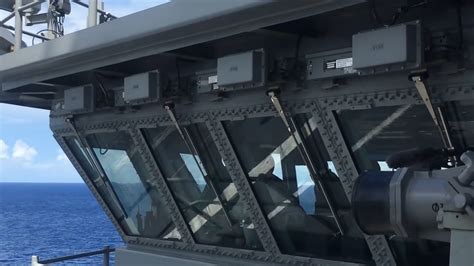 从航空母舰指挥塔上看，美国海军F35C舰载机和F18舰载机起降训练|舰载机|航空母舰|起飞_新浪新闻