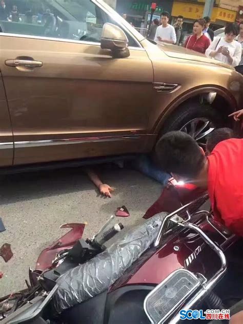 广安：宾利撞上电动车 20岁小伙双腿被卡车轮_社会_广安频道_四川在线