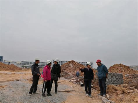 贺州市长林冠到桂东分公司一项目视察工作-广西建工集团第二建筑工程有限责任公司