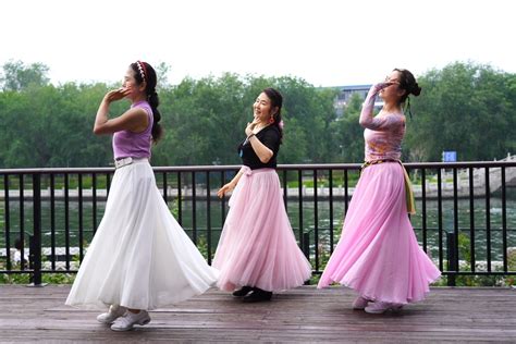 广场舞《站着等你三千年》大众舞步简单易学，欢迎欣赏_凤凰网视频_凤凰网