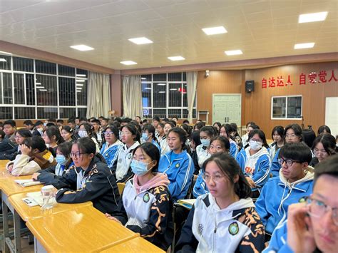 云南省昆明市第八中学[普高]图片、寝室图片、实训设备、食堂等图片