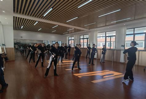 艺设学院舞蹈表演系在首届中国—东盟（桂林）阳光健身舞蹈公开赛中夺冠