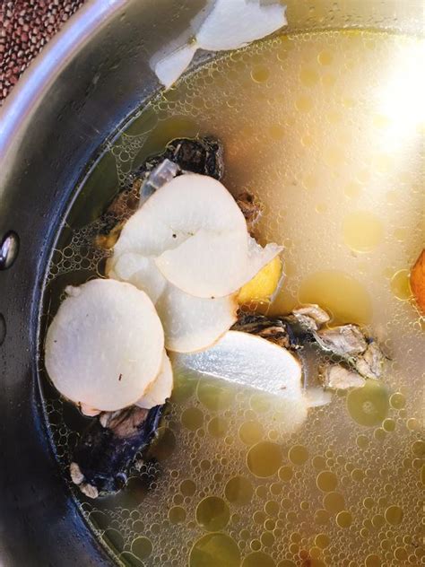 【新鲜天麻炖鸡汤的做法步骤图，怎么做好吃】燕丫头的菜_下厨房