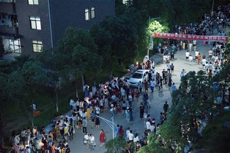 我校举办毕业生“跳蚤市场”-景德镇陶瓷大学学生工作部（处）