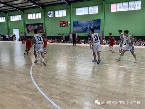 农村学校中小学生篮球比赛