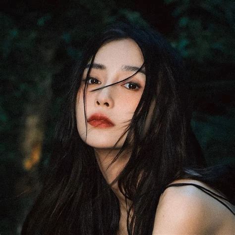 小众温柔头像露脸女生