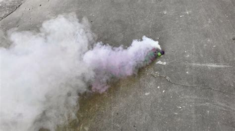 广西桂林：发射烟幕弹检验新装备性能-人民图片网