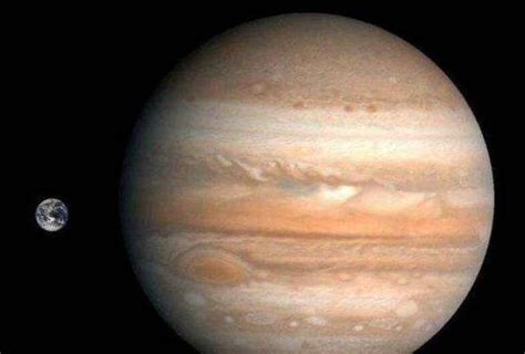 太阳系中最大的行星，木星体积是地球的1321倍_巴拉排行榜