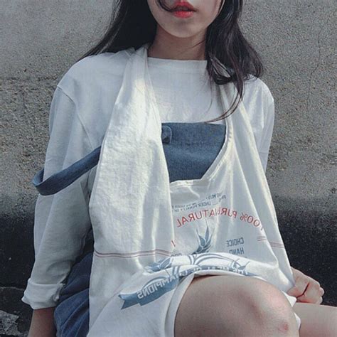 甜美女生半身头像