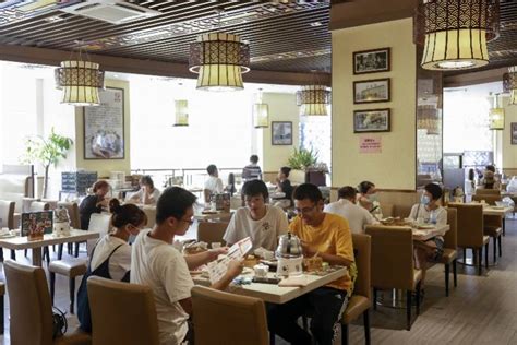 在云端品闽菜，福州航空试点恢复两航班餐饮服务