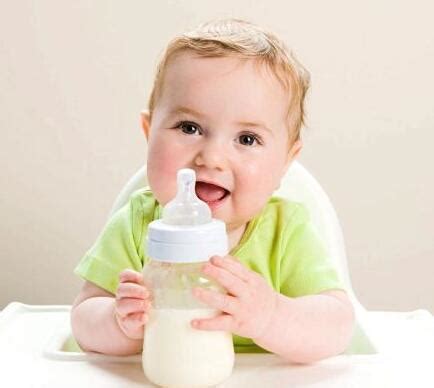 婴儿吃奶量标准和计算公式_婴儿的吃奶量计算公式 - 育儿指南