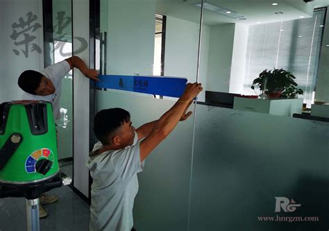 玻璃透明膜写真-长沙喷绘写真-长沙显示屏公司-湖南荣光广告制作公司