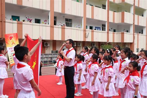 大型快板《我们是共产主义接班人》亮相羊城，广州新时代少年快板先锋队成立 - 图片新闻 - 中国网•东海资讯
