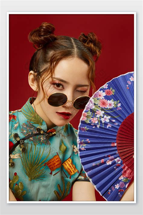 旗袍甜美女生头像真人