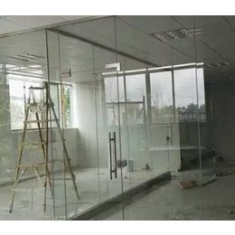 江苏恒辉玻璃科技有限公司-5-19mm平弯钢化玻璃,low-E中空玻璃,双钢干湿法夹胶玻璃