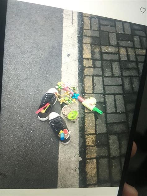 女童从25楼扔玩具和高跟鞋 砸中2辆车1人手臂划伤_荔枝网新闻