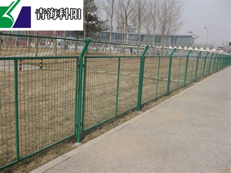 浸塑护栏网厂家 绿篱围栏 开发区防护隔离栅栏