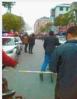 男子砍死2名亲属又连伤11路人 上海街头群众合力制服持刀凶徒-----三湘都市报数字报刊