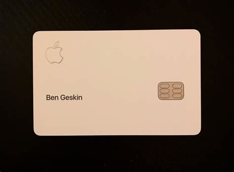 苹果信用卡Apple Card实物首曝：钛合金材质 极致简洁_凤凰网科技_凤凰网