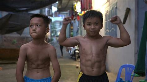 越南10岁男孩肌肉量超常人两倍 梦想当健美运动员