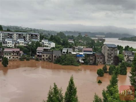 视频丨洪水倒灌进达州渠县三汇镇三溪村_四川在线