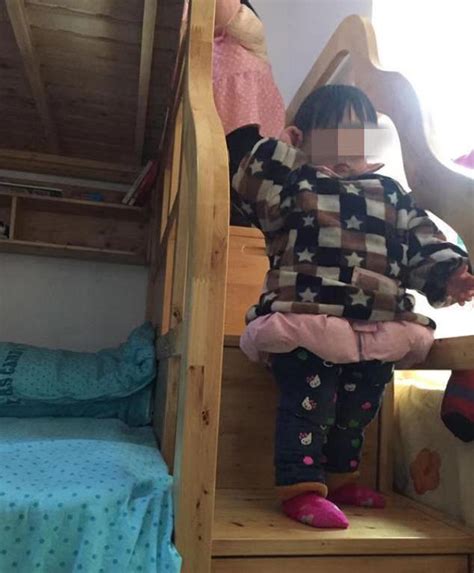 3岁女童滞留电梯找家长时坠亡 监控拍下她最后求助画面 - 青岛新闻网